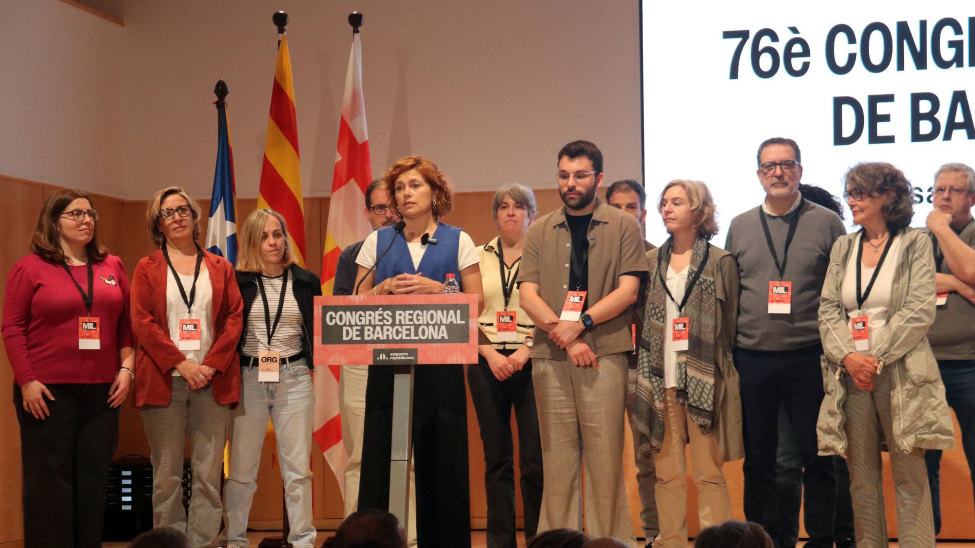 La cap de llista d'ERC a l'Ajuntament de Barcelona, Elisenda Alamany, es dirigeix als militants en el 76è congrés regional, al costat del nou president d'ERC a Barcelona, Ricard Farín.