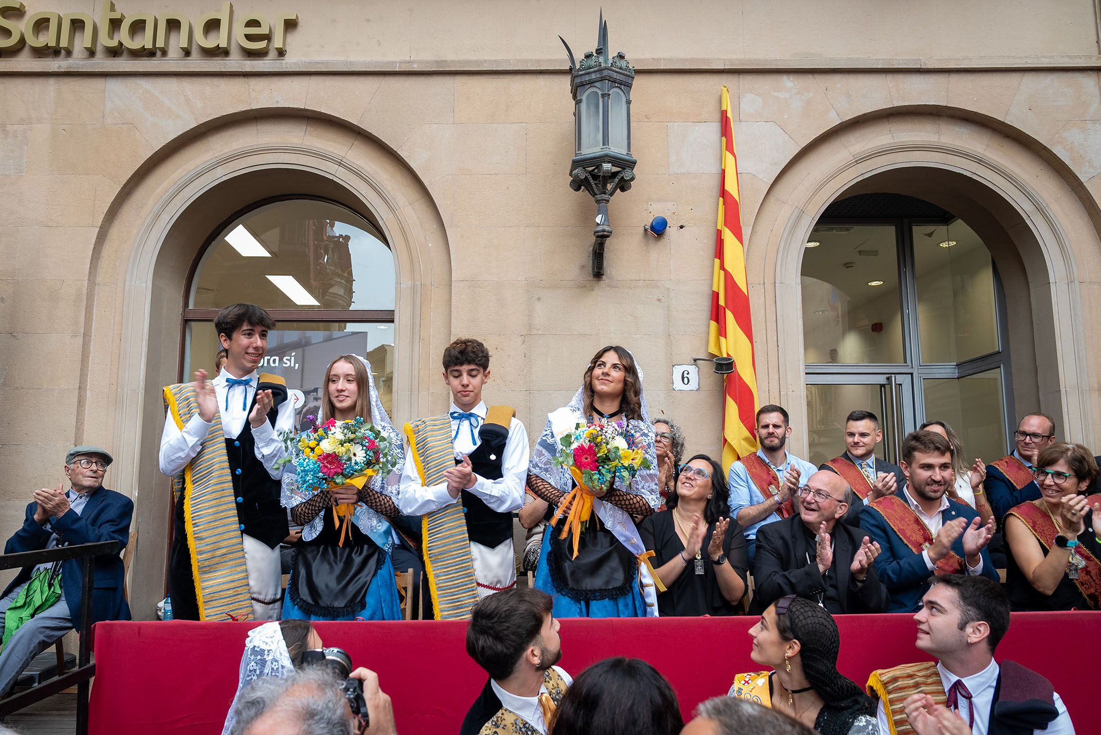 Fiesta Mayor 2025 de Solsona con la heredera, el heredero, la doncella de honor y el mozo | FOTO: De Cop Mèdia para el Ayuntamiento de Solsona