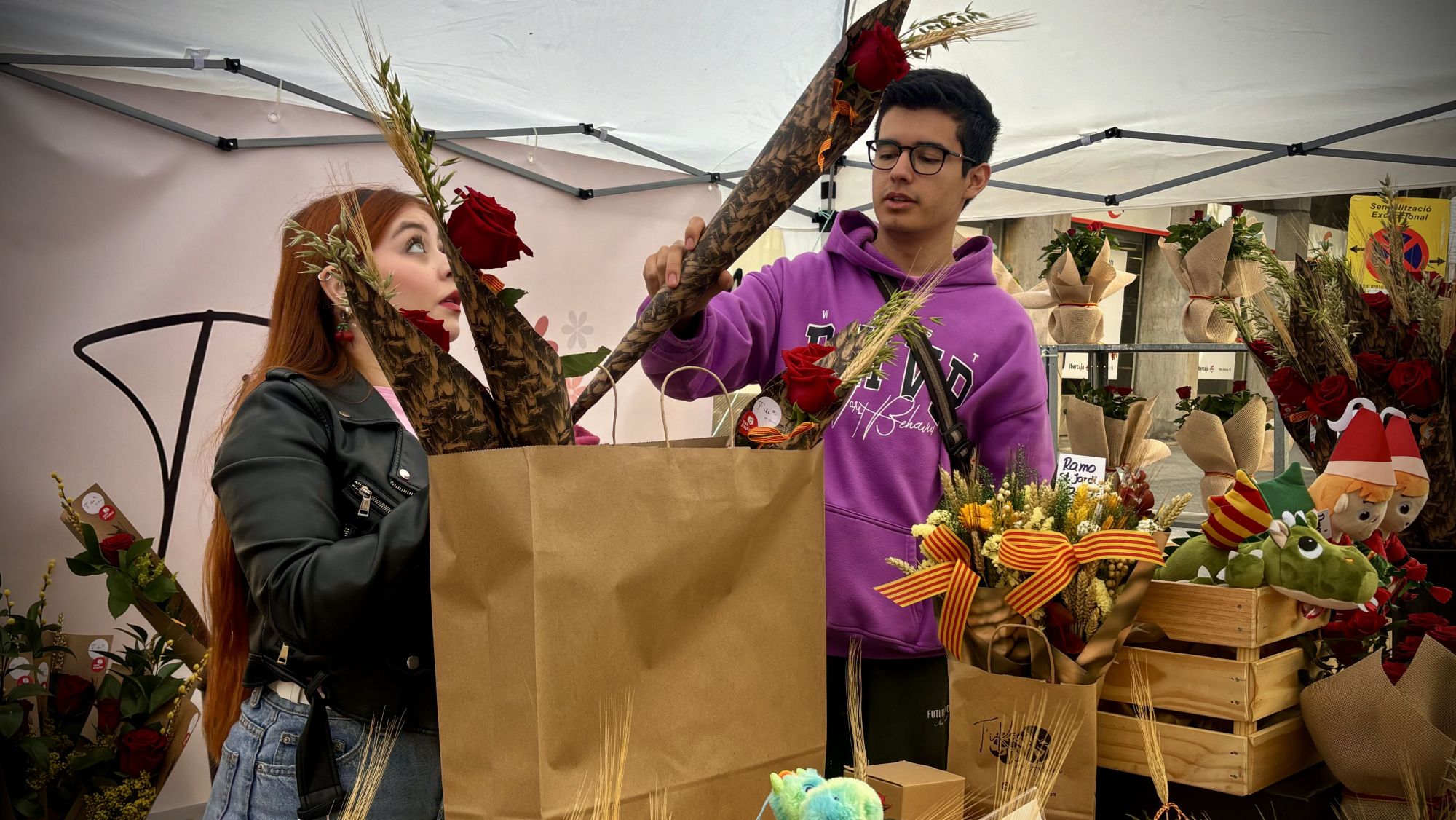 Una parada de roses a Sant Jordi 2026 a Barcelona