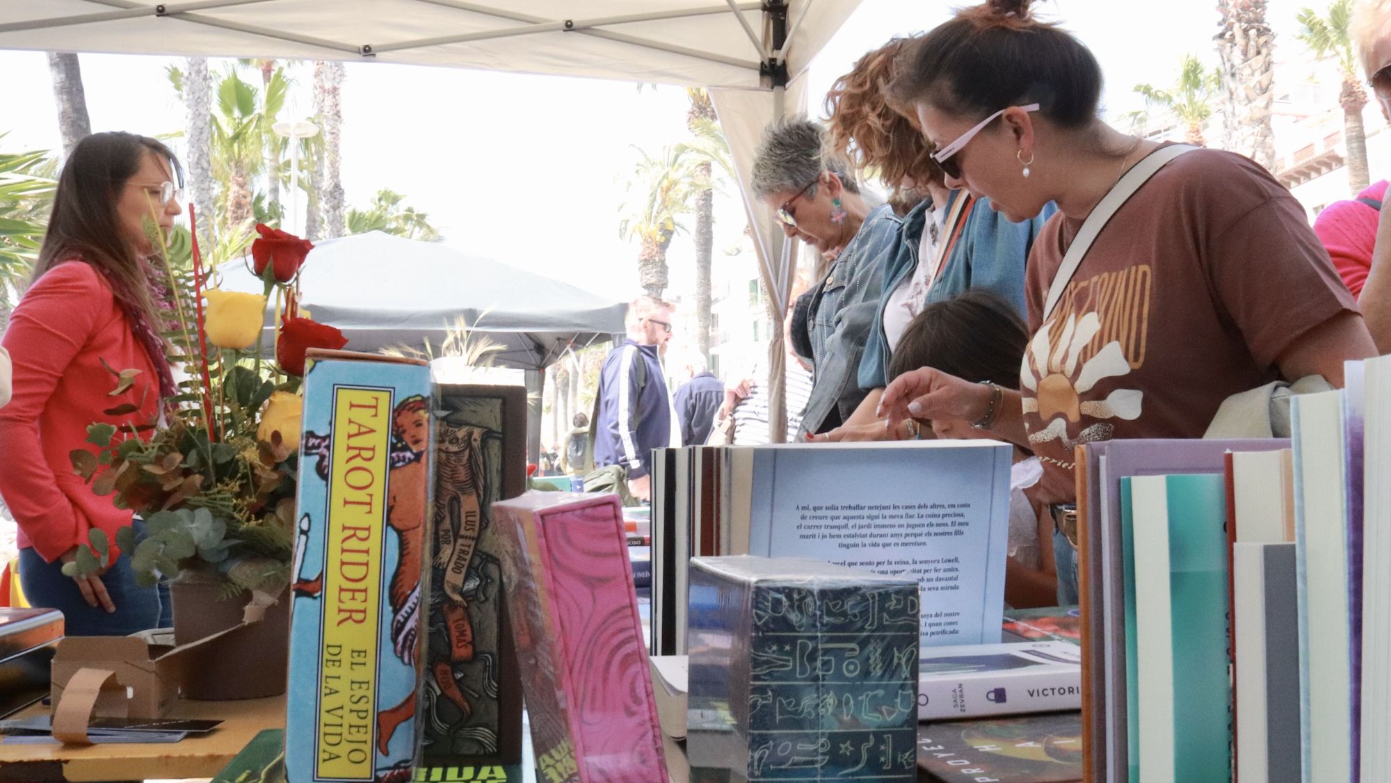 Parada de llibres per Sant Jordi a Sitges