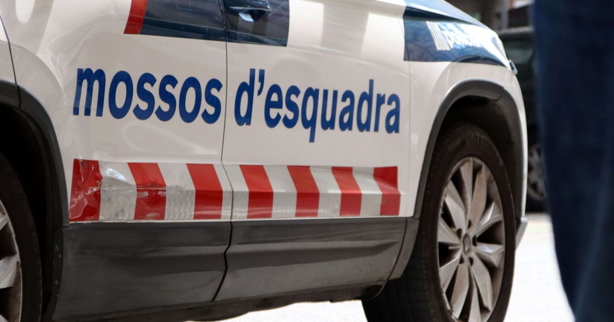 ATM Blown Up with Explosive Device in Barcelona's Sants Neighborhood, But Thieves Steal Zero Euros