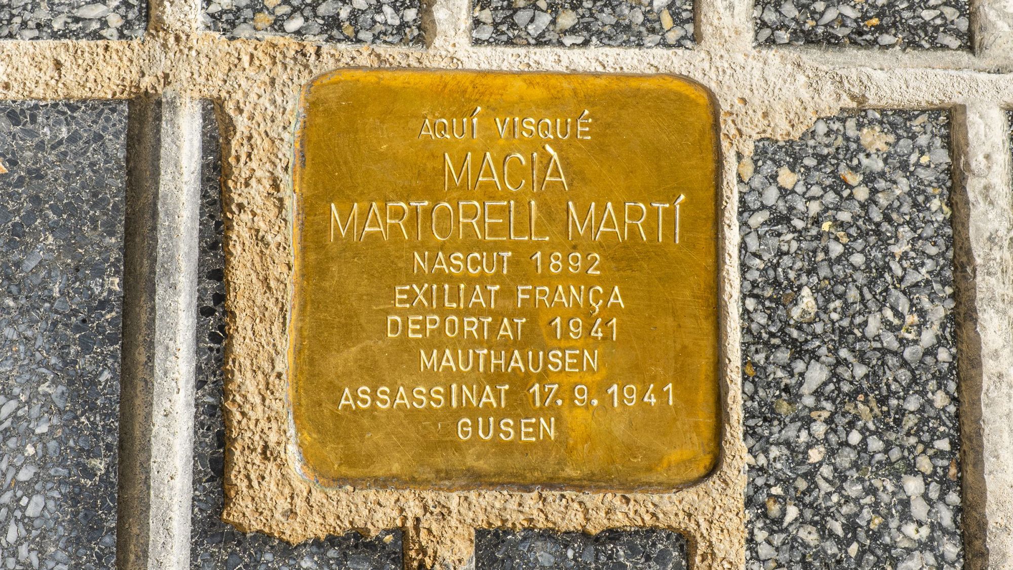 Constantí homenatja els veïns deportats als camps nazis amb noves Stolpersteine (2)