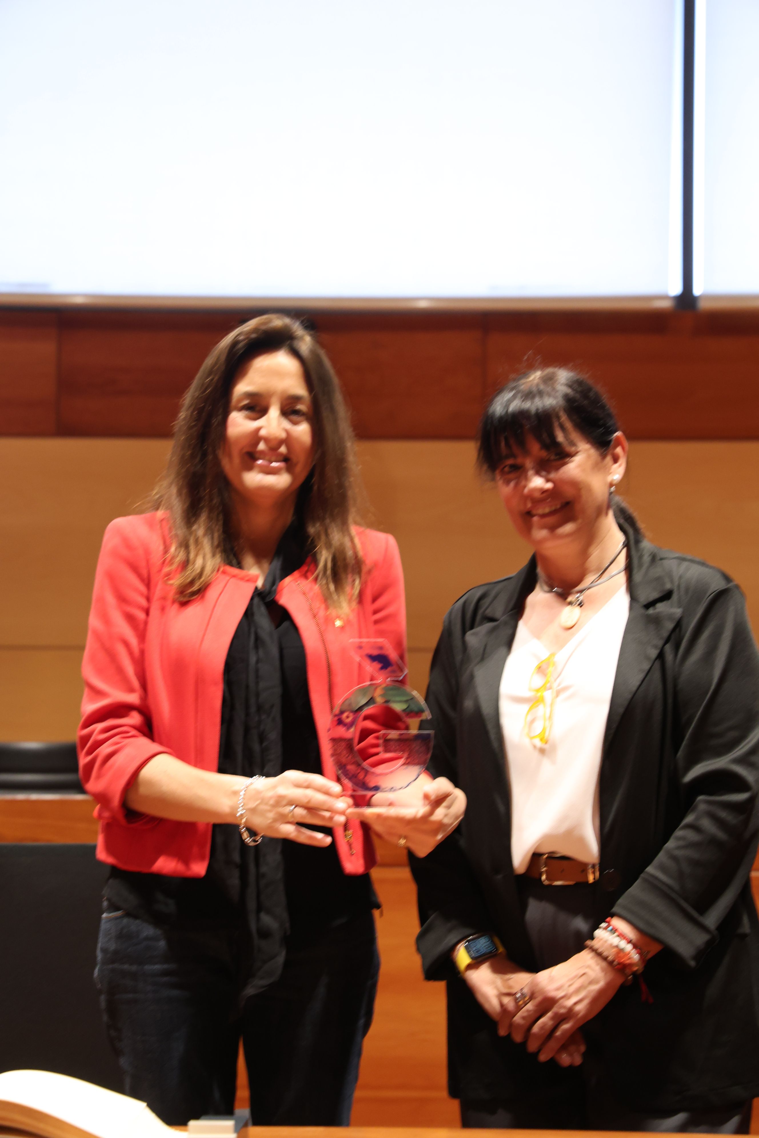 La consellera Esther Niubó i l’alcaldessa de Gavà, Gemma Badia 1