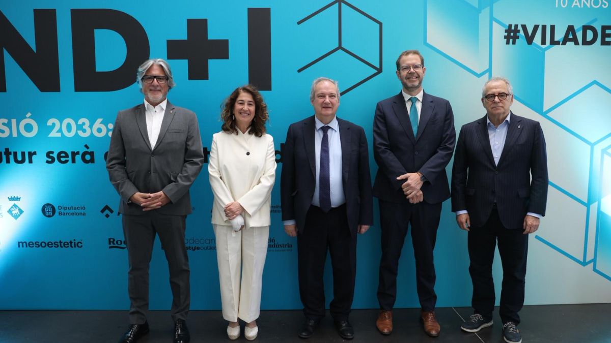 El ministre d'Indústria, Jordi Hereu, i l'alcaldessa de Viladecans, Olga Morales, a l'IND+I 2026