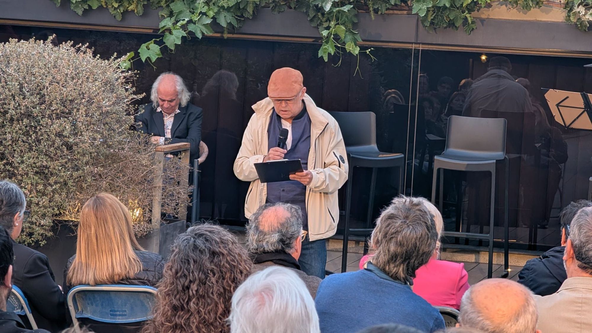 L'alcalde de Sant Sadurní, Pere Vernet, al festival Poesia a les Caves