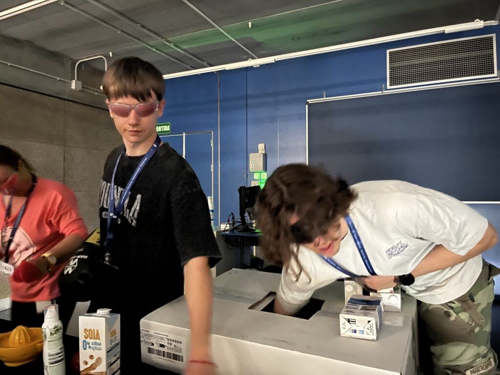 Participants a l’escape room a la Facultat d’Economia i Empresa de la URV
