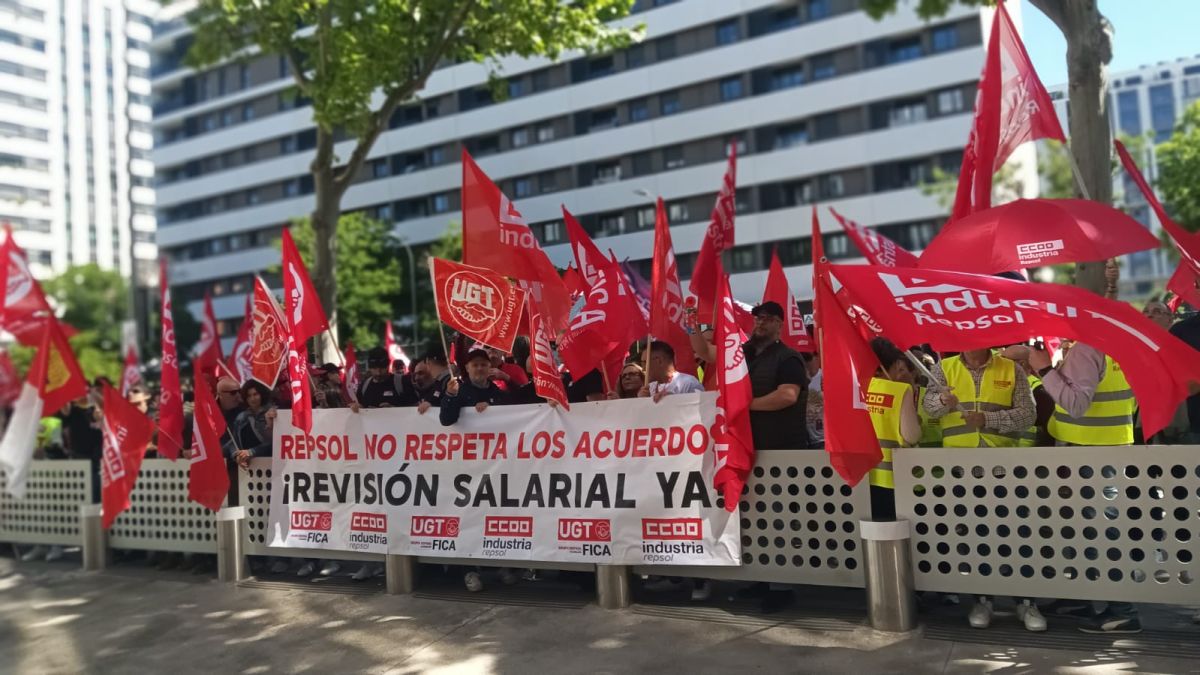 Els treballadors de Repsol planten cara pels salaris i la conciliació (2)