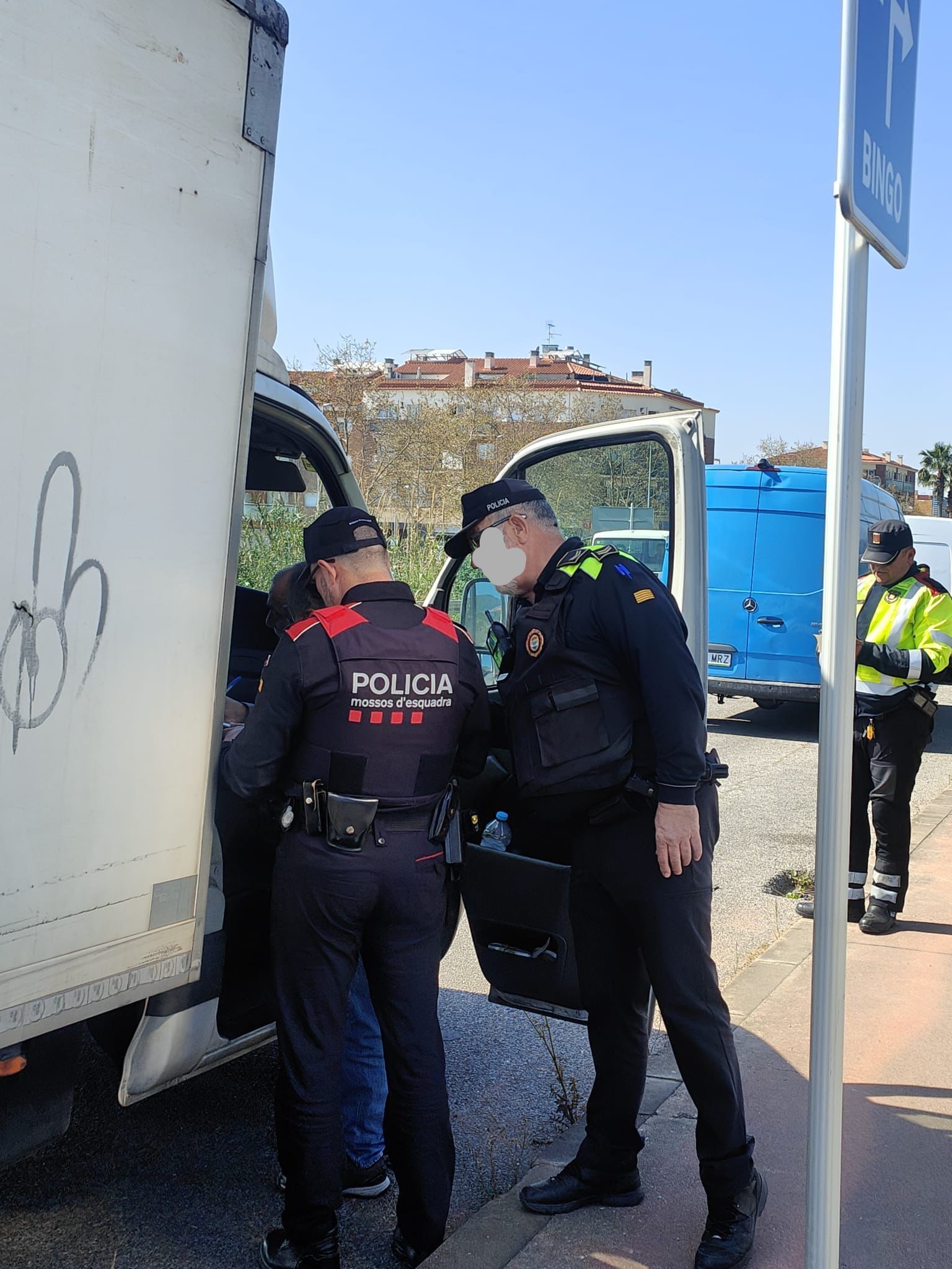 Un control policial a Pineda de Mar deixa 12 denúncies i 31 actes d'inspecció de treball 1