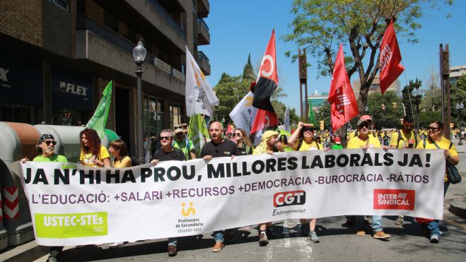 La capçalera de la manifestació del sector educatiu a Tarragona