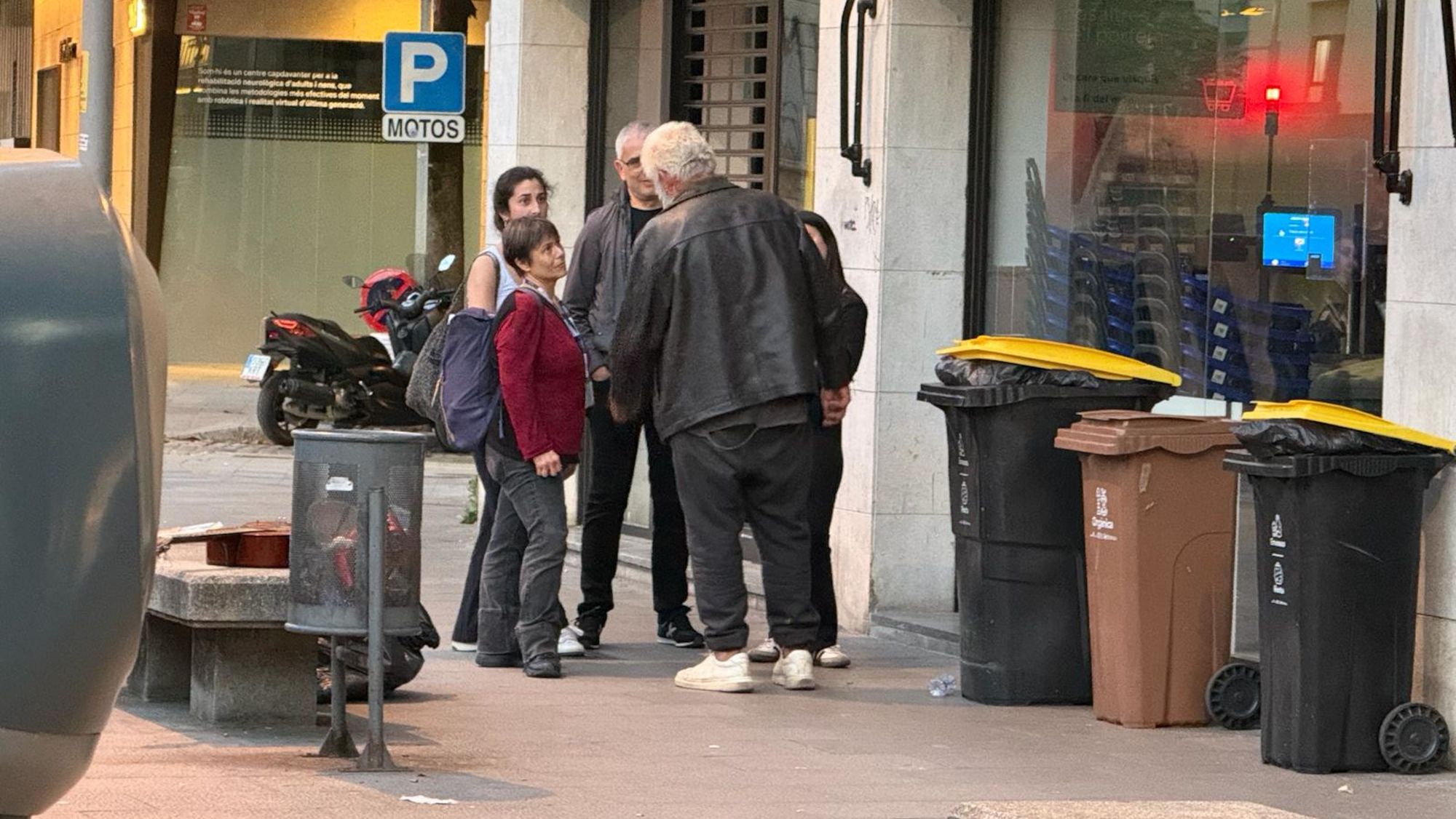 Un sensesostre atès per voluntaris a Girona