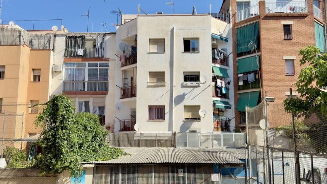 Diversos habitatges al barri del Raval de Santa Coloma de Gramenet