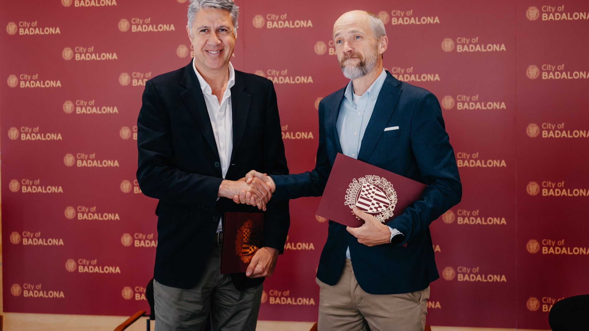 Xavier Garcia Albiol, alcalde de Badalona, i el director general de Caprabo, Edorta Juaristi