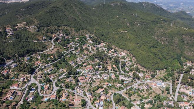 Vista de la franja de protecció de la urbanització Ca n'Armengol