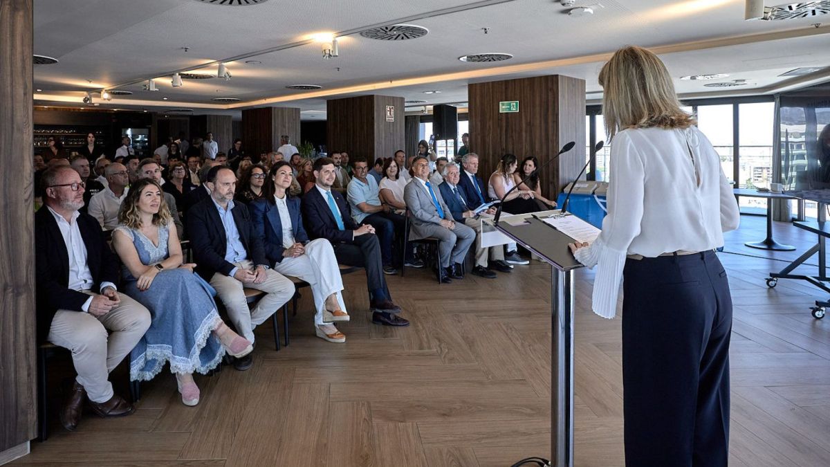 El Club Nàutic Salou rep un reconeixement per 39 anys consecutius amb la Bandera Blava 1