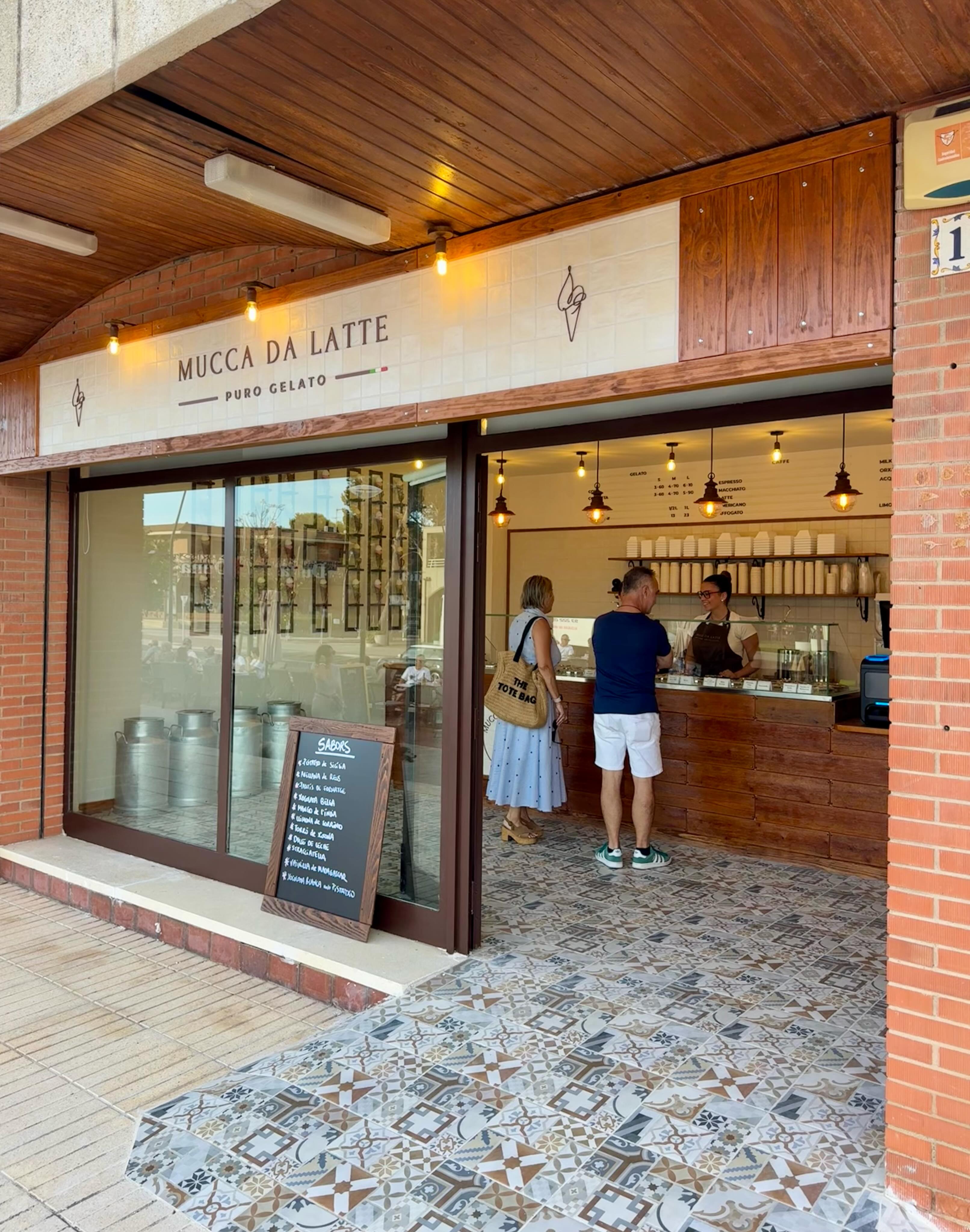 Mucca da Latte a Miami Platja