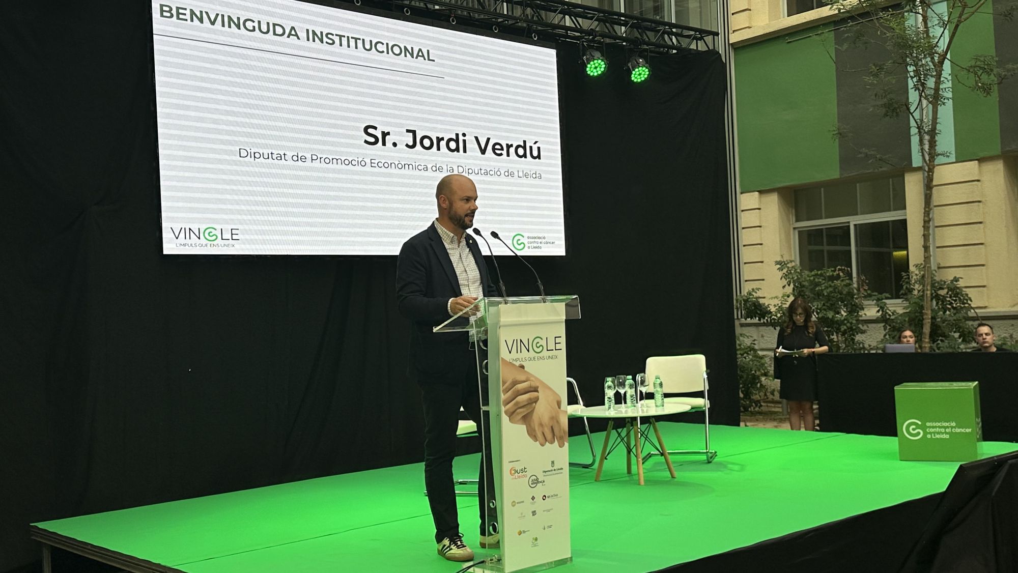 El vicepresident del Patronat de Promoció Econòmica de la Diputació de Lleida, Jordi Verdú, ha participat aquest divendres en la vetllada solidària ‘Vincle l’impuls que ens uneix’