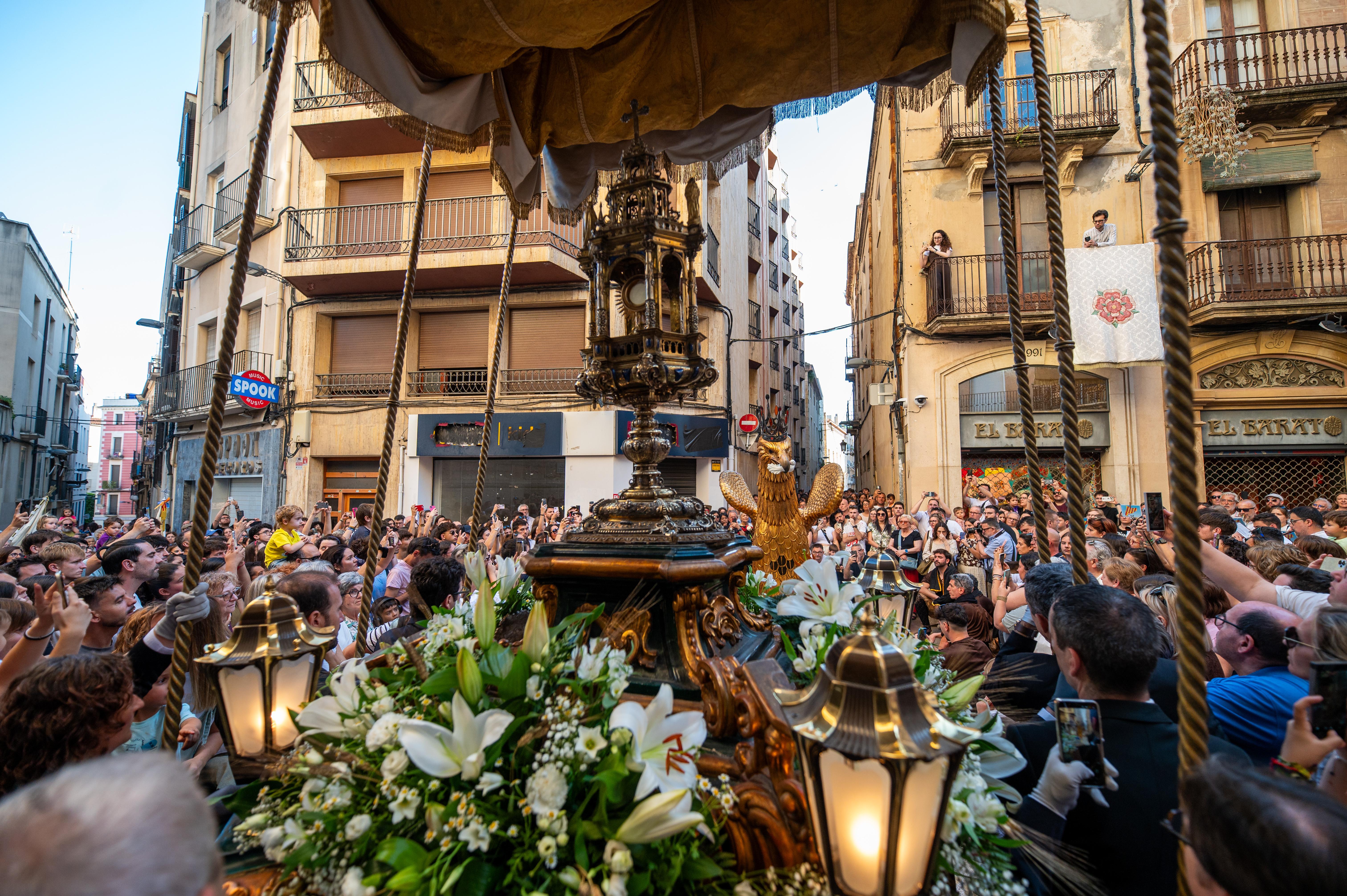 La mulassa en la professó i Tronada extraordinària Corpus Reus 2026
