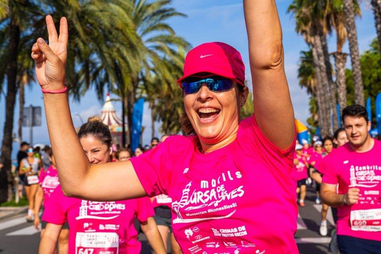 La Cursa de les Dones de Cambrils reuneix més de 1.200 participants i recapta 2.000 euros solidaris 2