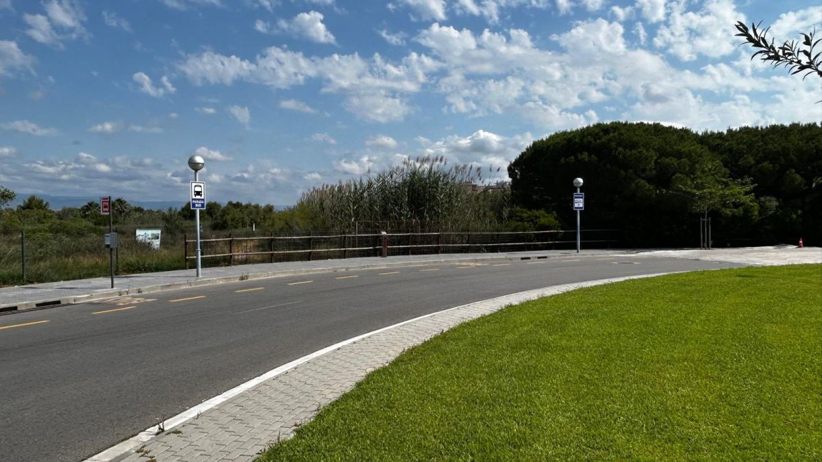 Vila seca reorganitza els autobusos de la Pineda i crea un nou centre d’intercanvi   foto plaça canço catalana davant l'antiga Pacha 1