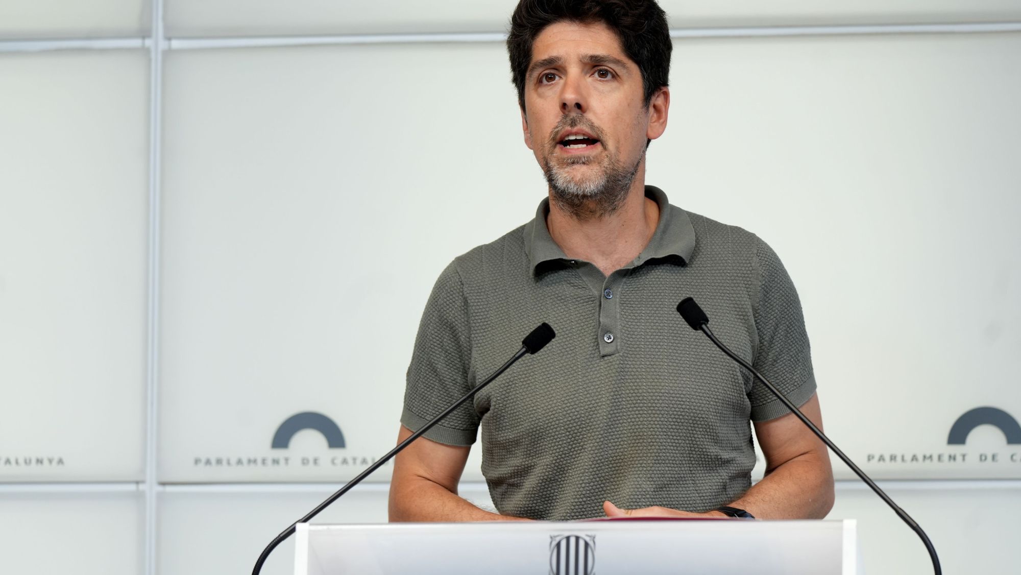 El portaveu dels Comuns al Parlament, David Cid, en roda de premsa