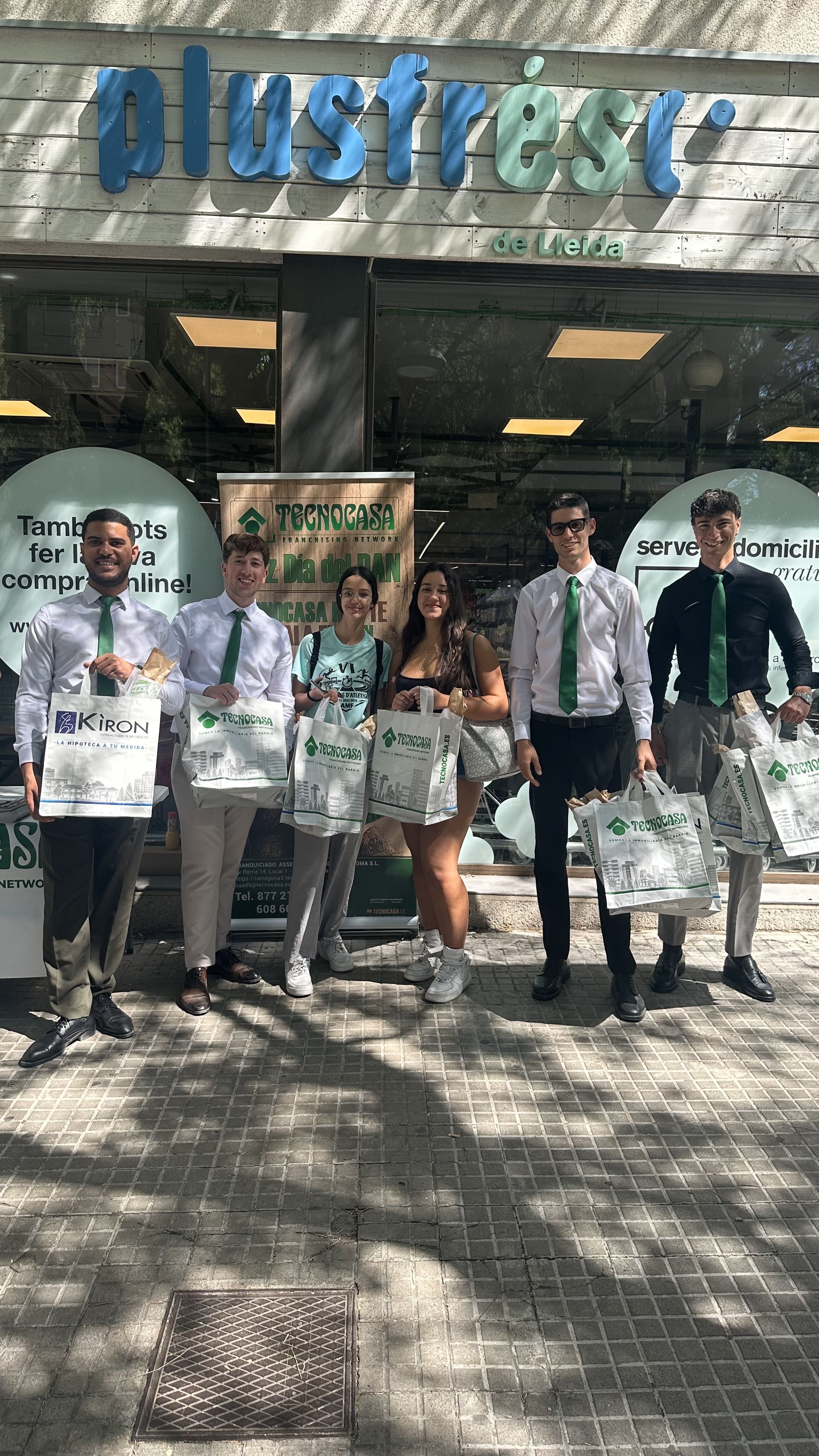 Tecnocasa reparteix pa gratis en dues zones de Tarragona per reforçar el vincle amb els barris 1
