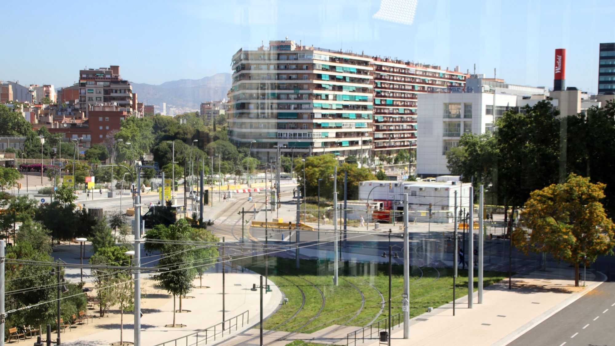 Espai que acollirà els nous edificis, vist des del DHub