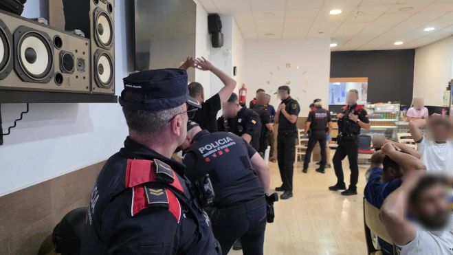 Agents durant el pla Kanapai al Vendrell