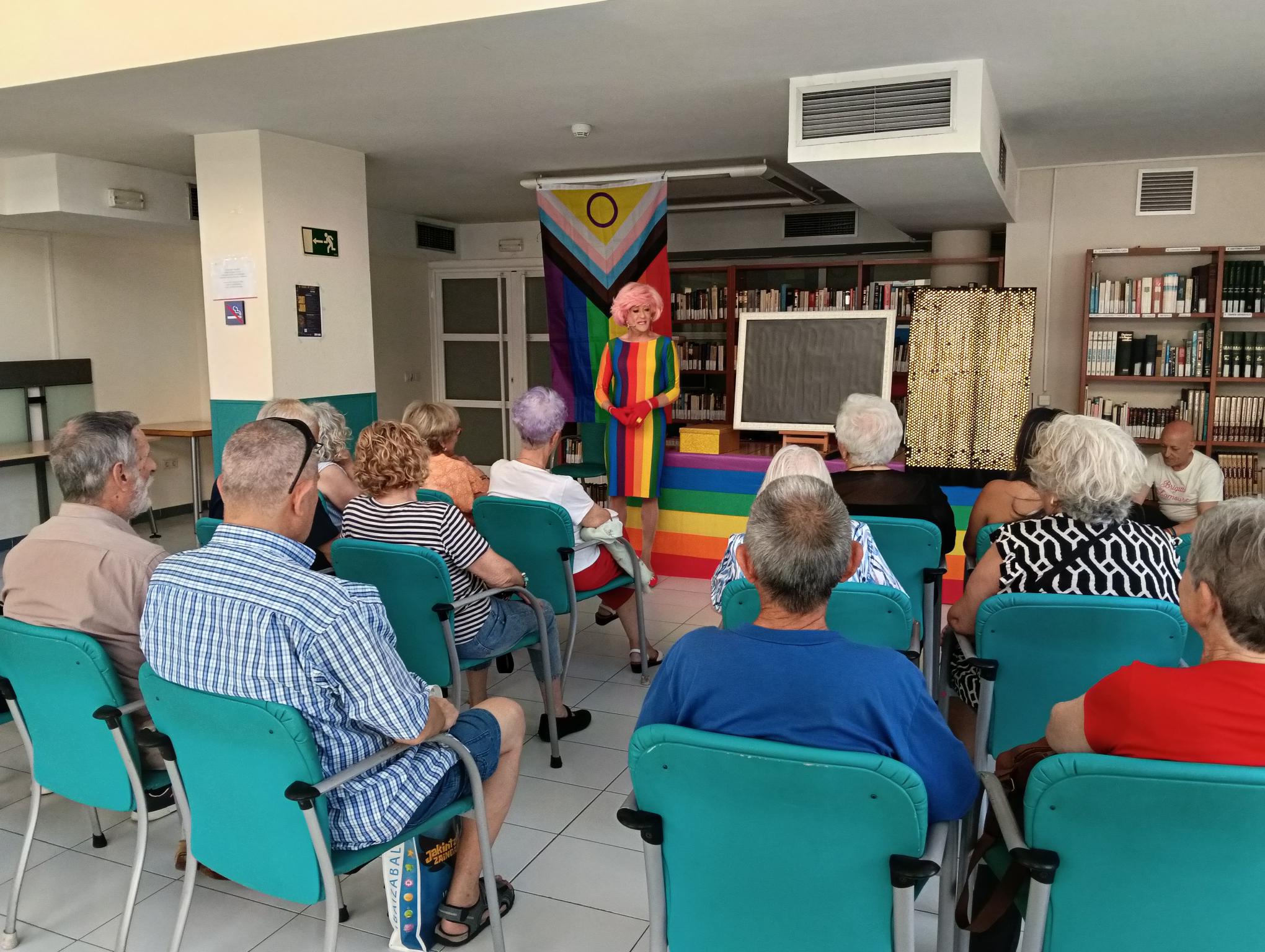 Els Casals de la Gent Gran de Sant Pere de Ribes es bolquen amb les sigles LGTBIQA+ 2