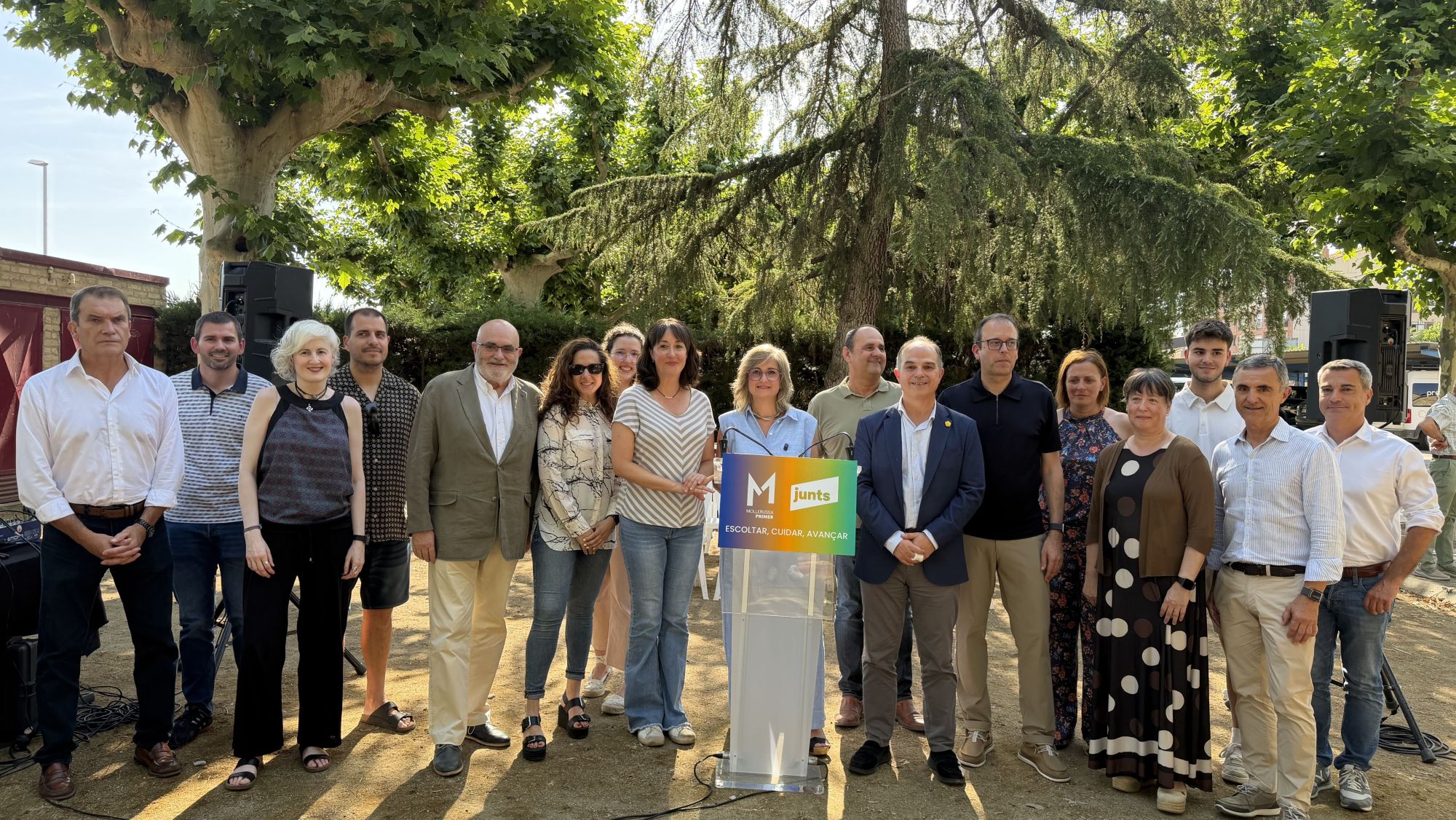Regidors de Mollerussa Primer i de Junts i altres càrrecs d'ambdós partits en l'anunci de l'acord de coalició per a les municipals de 2027