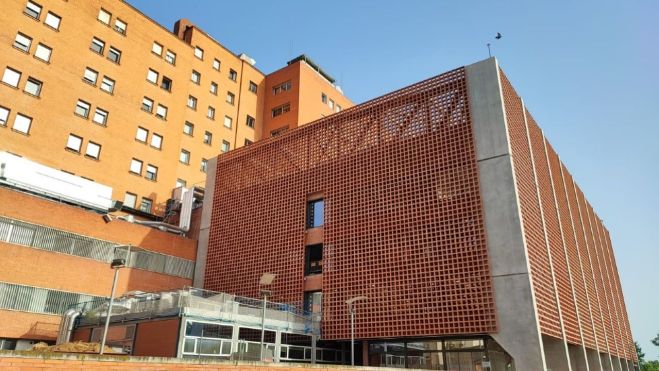 El nou edifici que acull el nou bloc quirúrgic del Trueta
