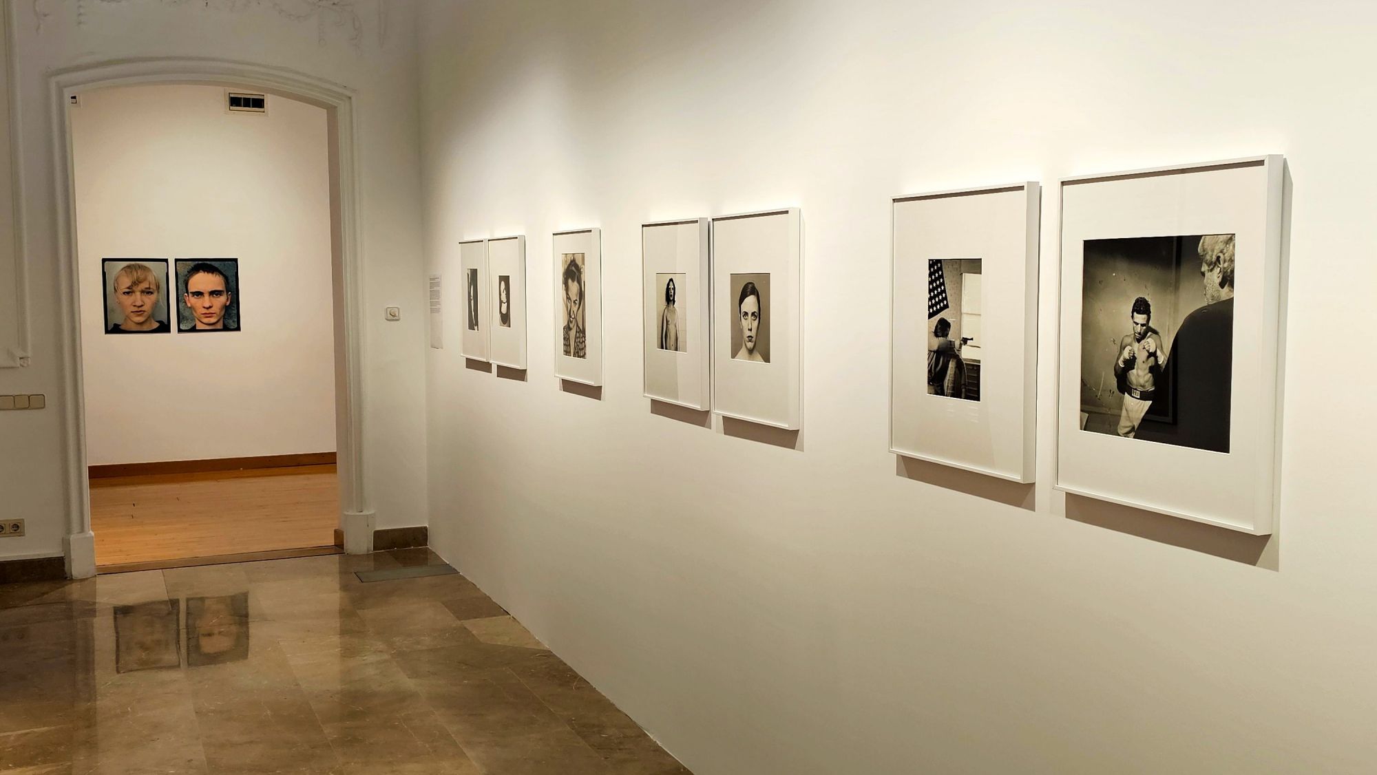 El MAMT exhibeix per primera vegada la Col·lecció Forvm amb 120 fotografies de referència 1