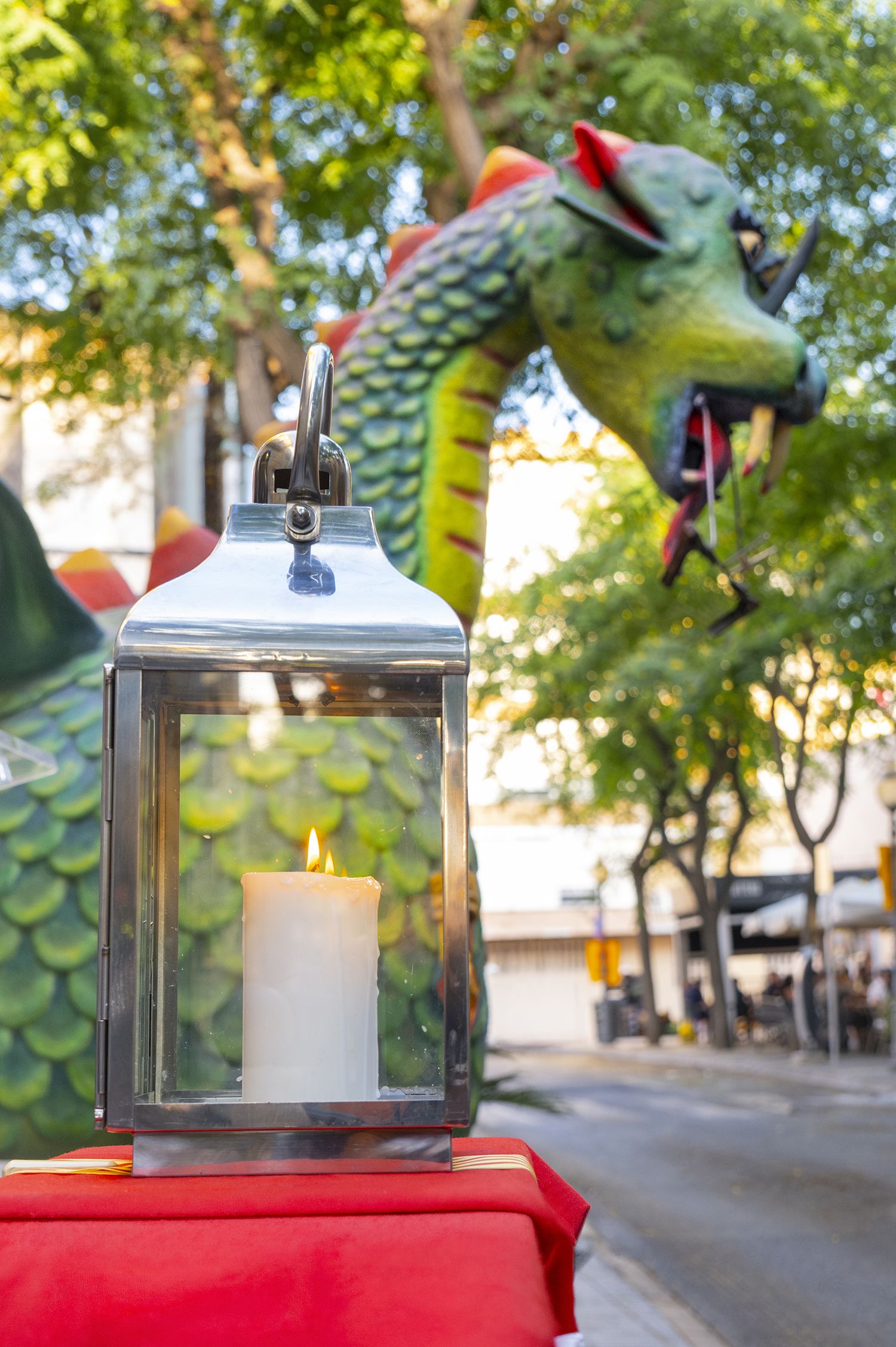 La Flama del Canigó encén la revetlla de Sant Joan a Constantí amb un homenatge a la Dragonina 1