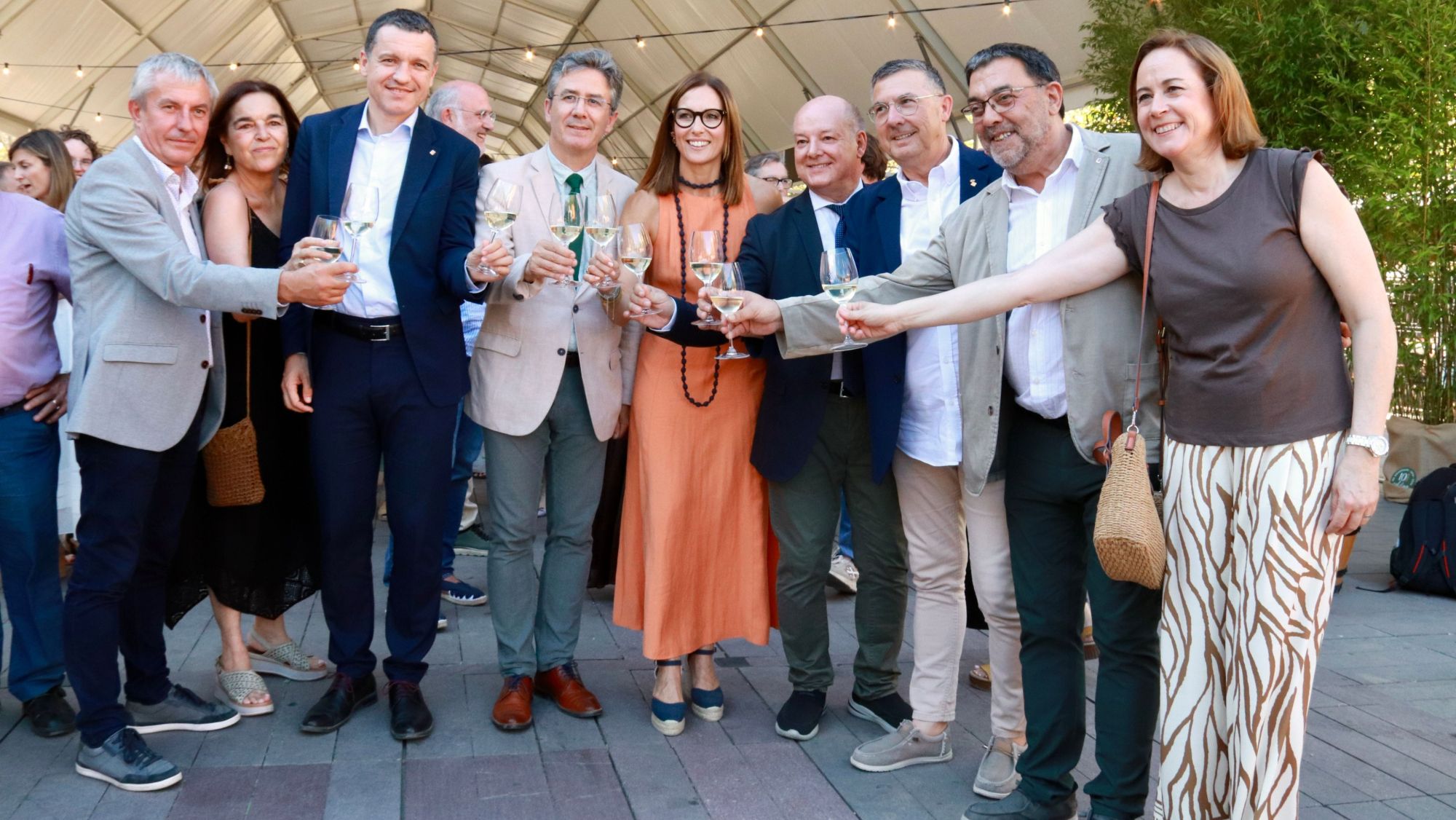 Brindis institucional, amb el conseller Òscar Ordeig, per inaugurar el 19è Vijazz