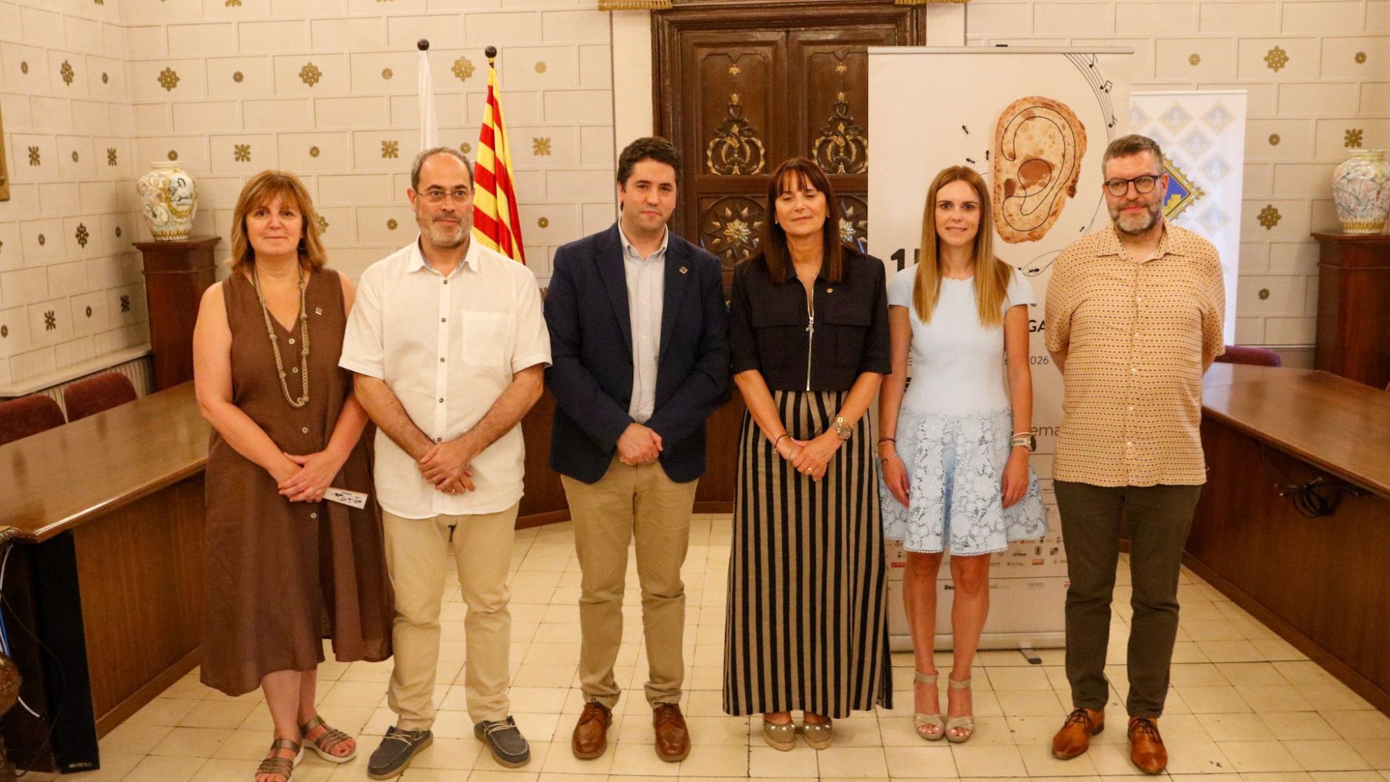 Autoritats i membres del FeMAP, durant l'acte d'inauguració del certamen a l'ajuntament de La Seu d'Urgell
