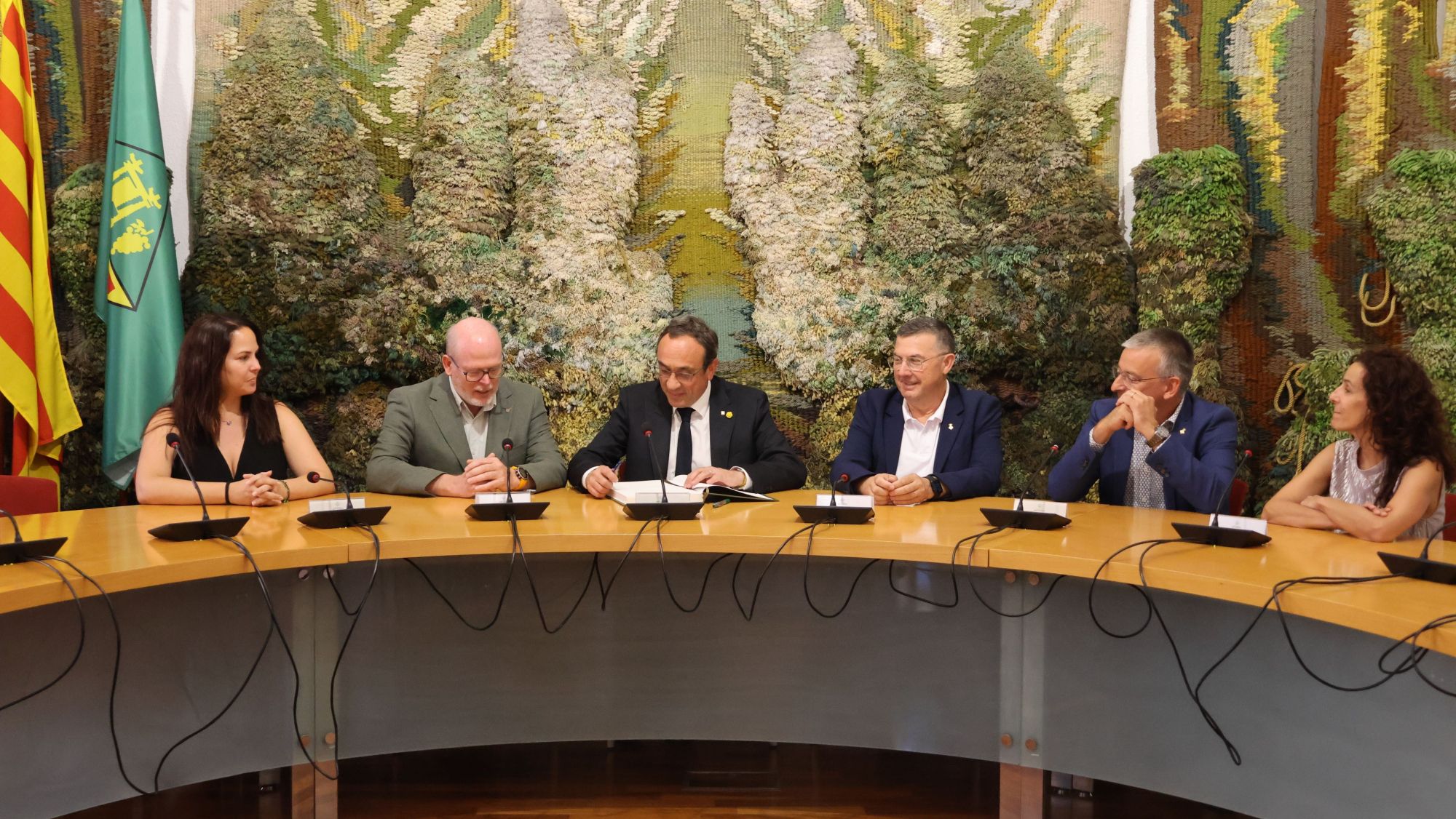 El president del Parlament Josep Rull visita Sant Sadurní per impulsar el sector vitivinícola (1)
