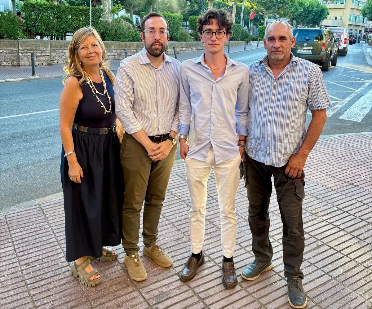 Oriol Figueras (segon per la dreta), nou president del PP a l'Urgell.
