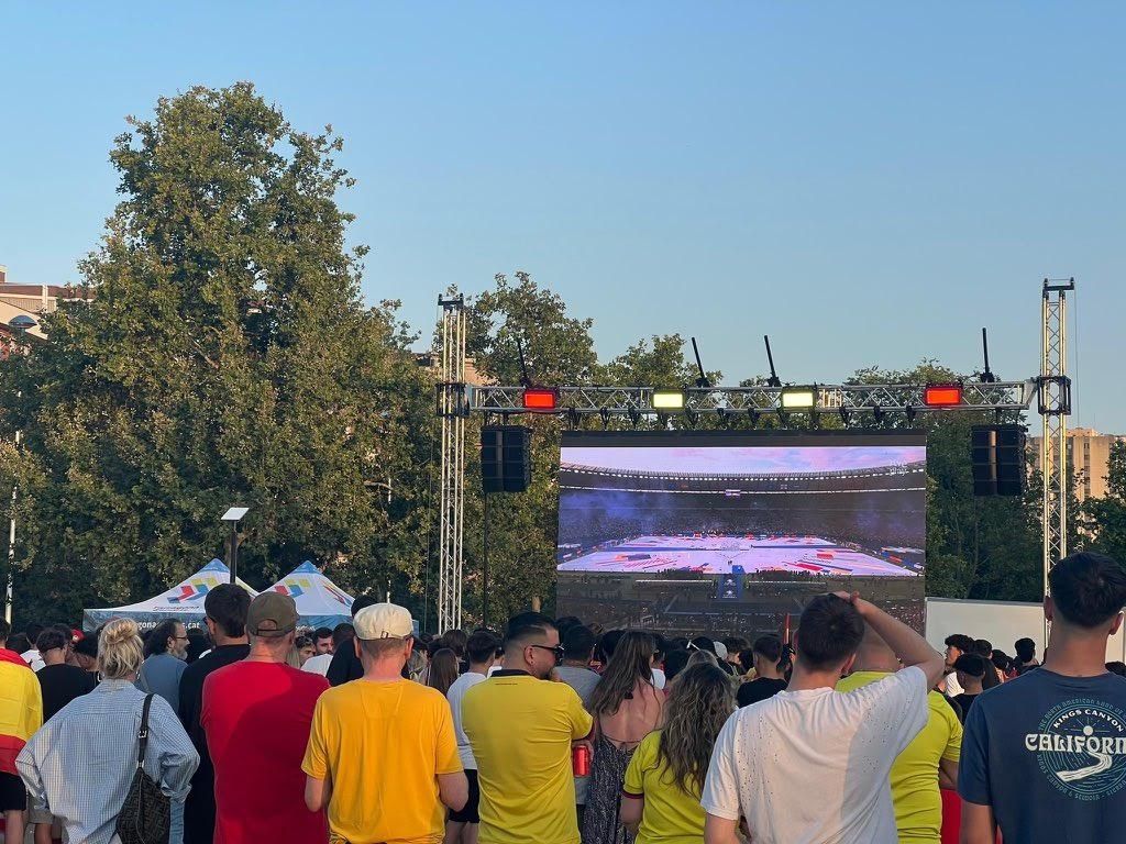 Imagen de archivo de la pantalla instalada en el Parc del Francolí para la final de la Eurocopa 2024. Autoría: Agència Quimeras.