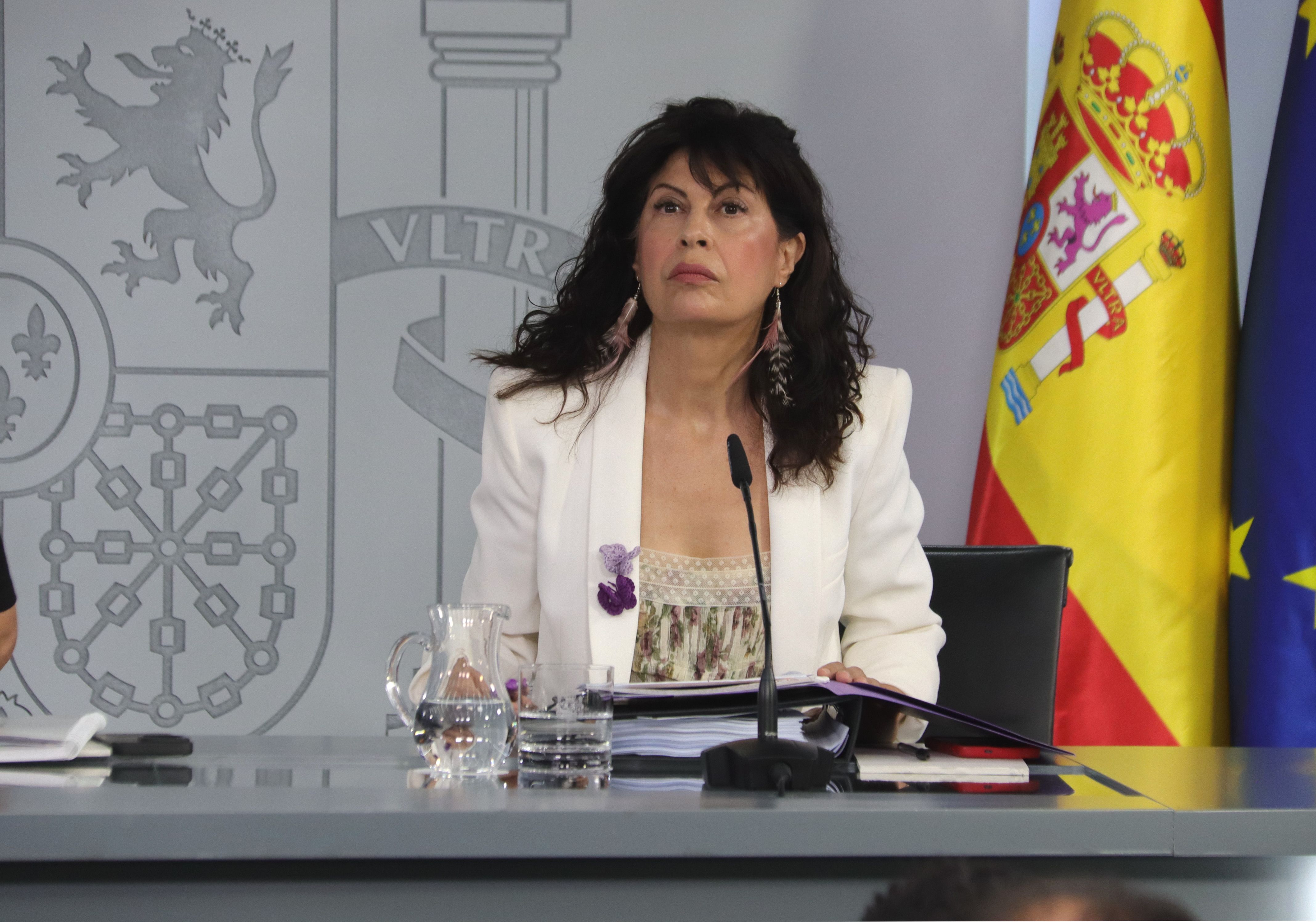 La ministra de Igualdad, Ana Redondo, en rueda de prensa después del Consejo de Ministros