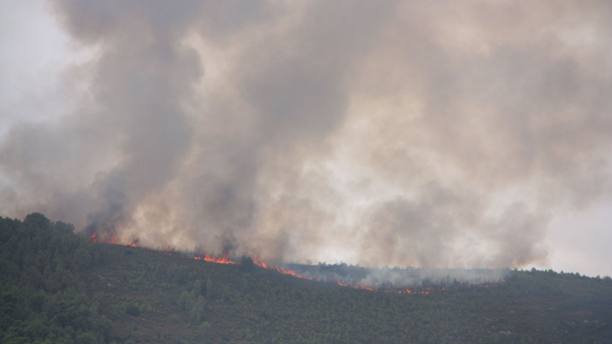L'avís de l'incendi a Querol s'ha rebut a les 13.53 hores d'aquest dimecres