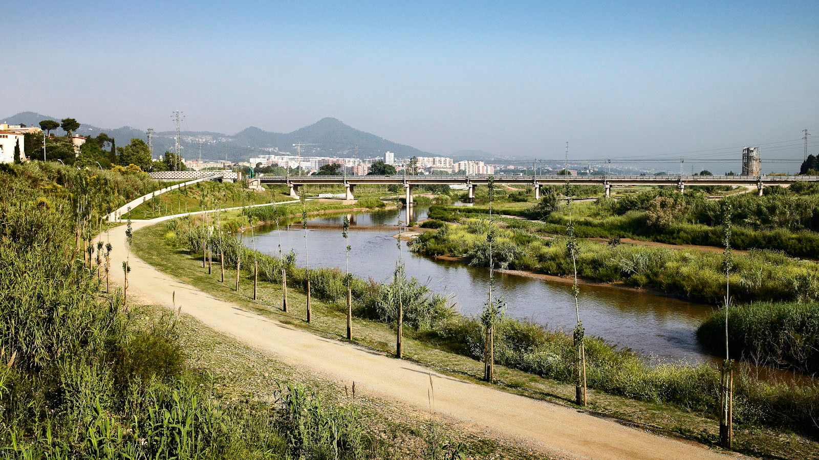 El río Llobregat en el área metropolitana de Barcelona | FOTO: Jordi Surroca