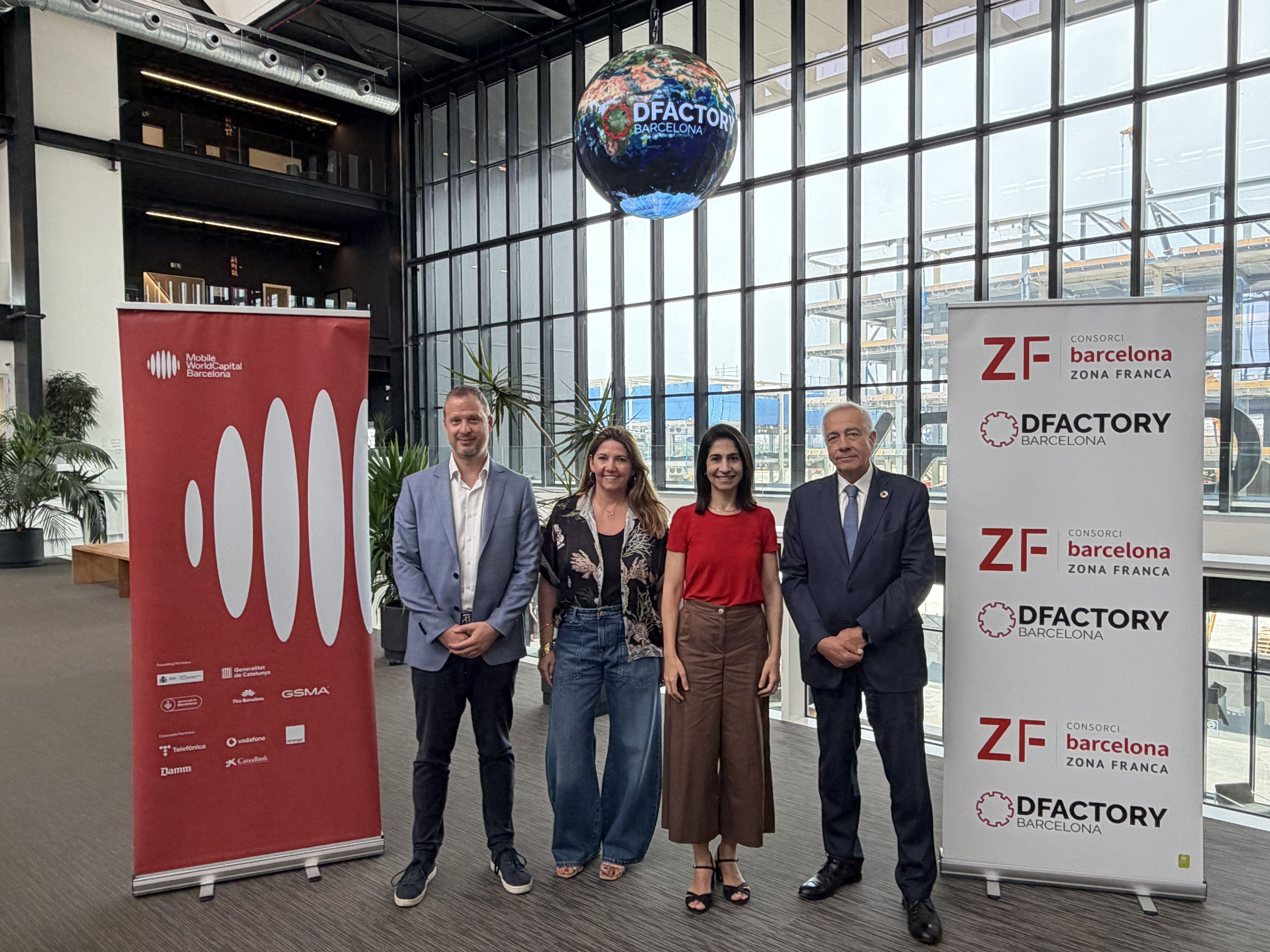 Albert Mascarell, director de Tech Transfer de MWCapital, Blanca Sorigué, Laia Corbella i Pere Navarro, president executiu del CZFB