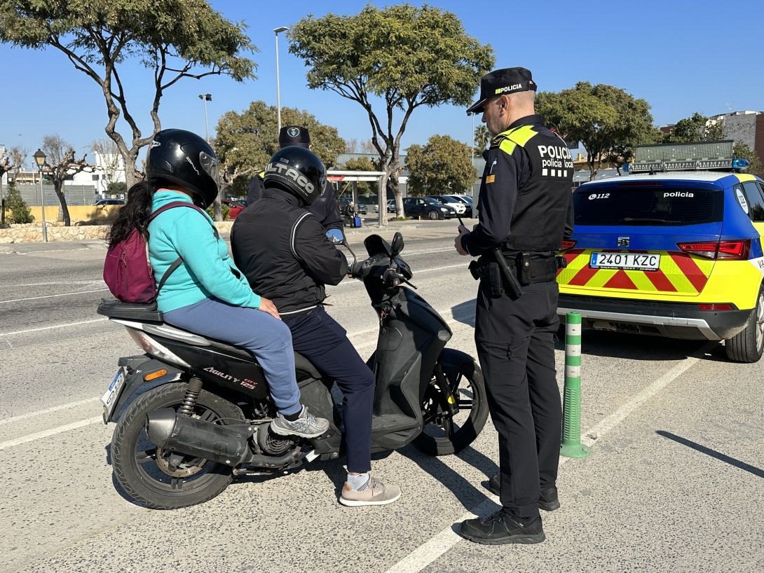 Imagen de una campaña de motocicletas y ciclomotores. Foto: Anna F.-Aj.Torredembarra Imagen de una campaña de motocicletas y ciclomotores. Foto: Anna F.-Aj.Torredembarra