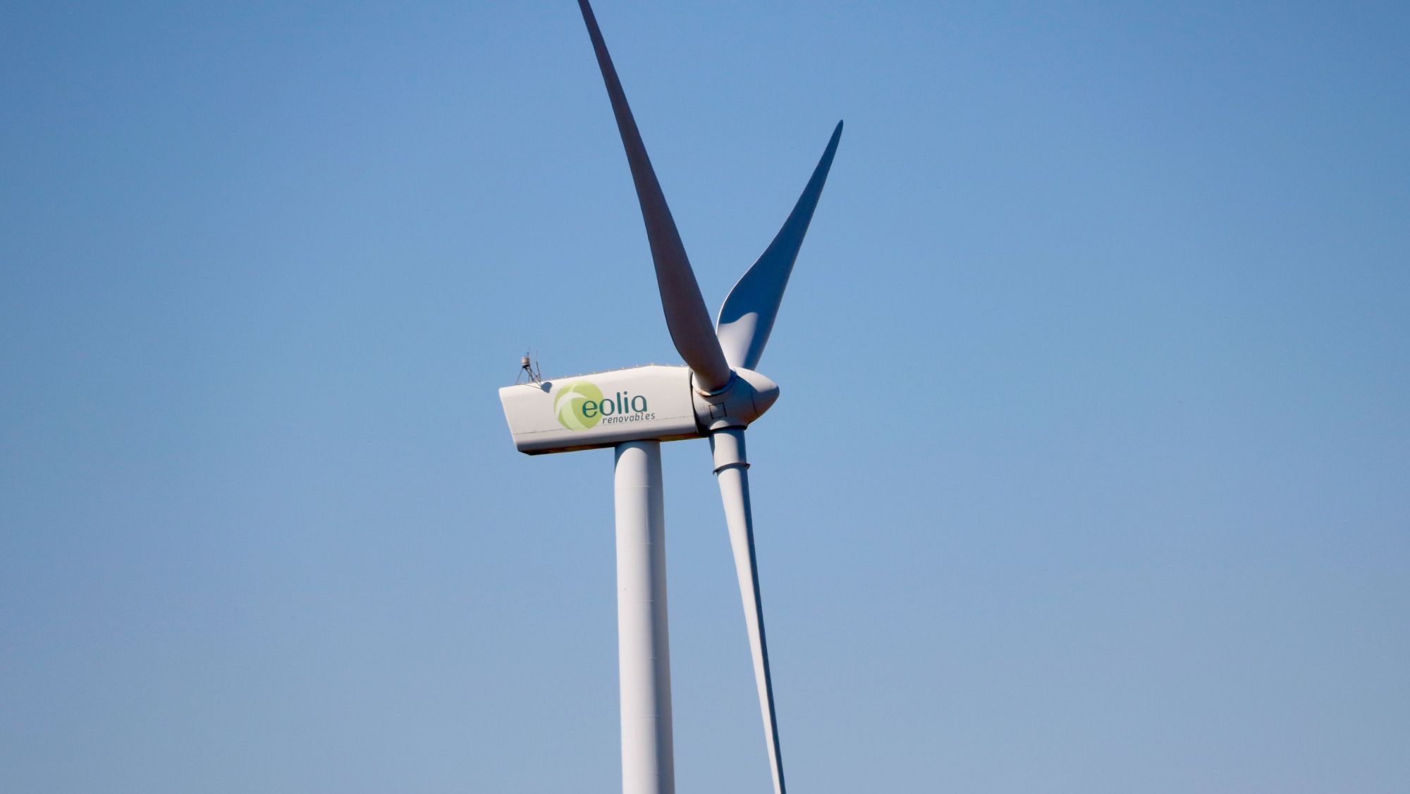 Aerogenerador del parc eòlic Les Rotes, a les Garrigues, a tocar de Margalef