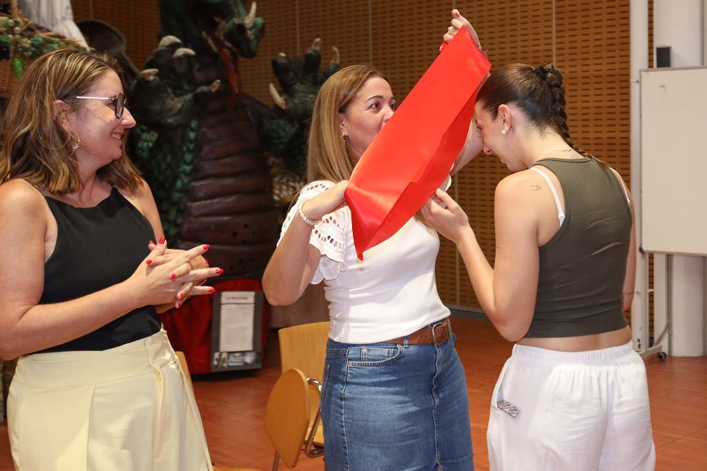 L'alcaldessa de Sant Pere de Ribes, Ana Herrera, i la regidora de Cultura de les Roquetes, Maria Olmos, durant la cloenda del Summer Carnaval 2026