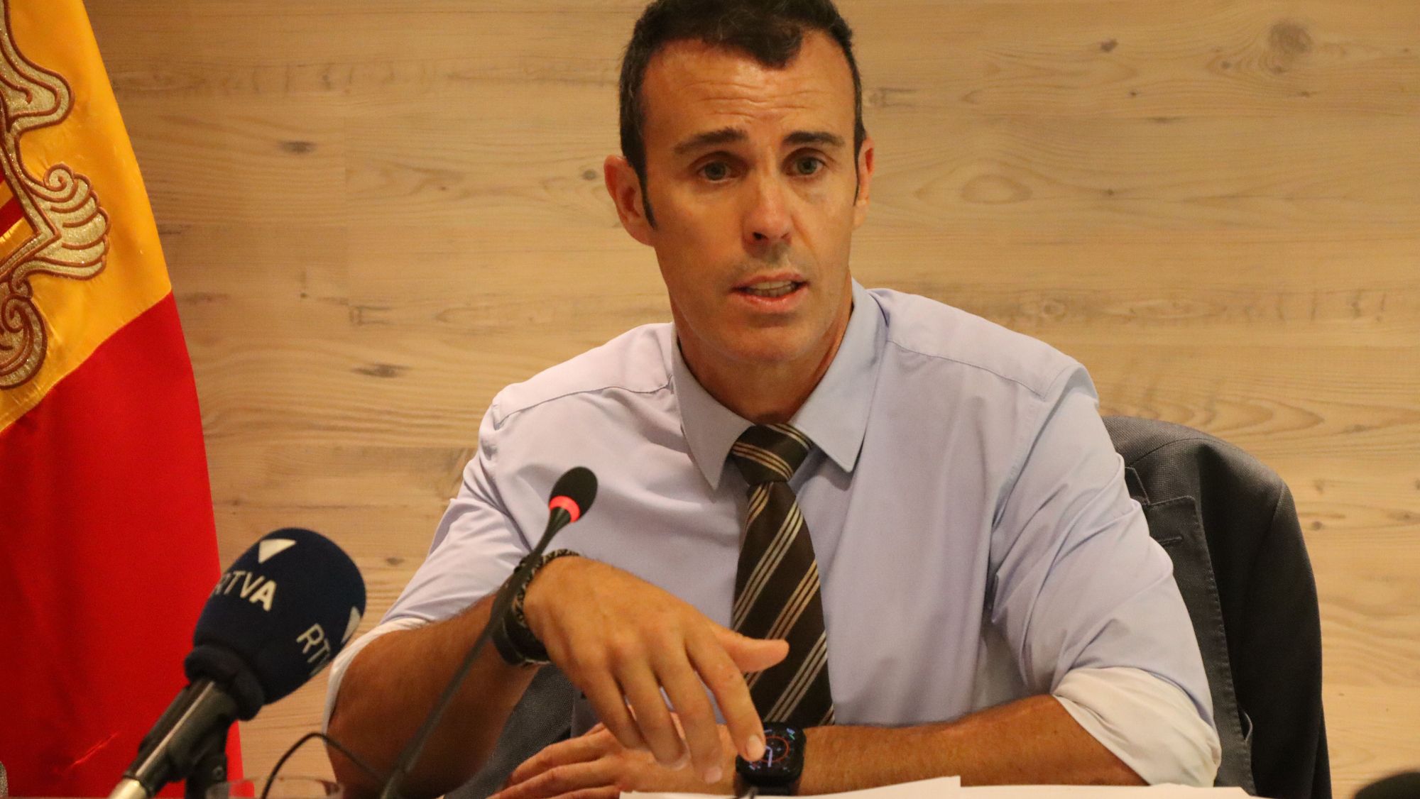 El conseller de Finances i Pressupost, Ludovic Albós, presentant els comptes