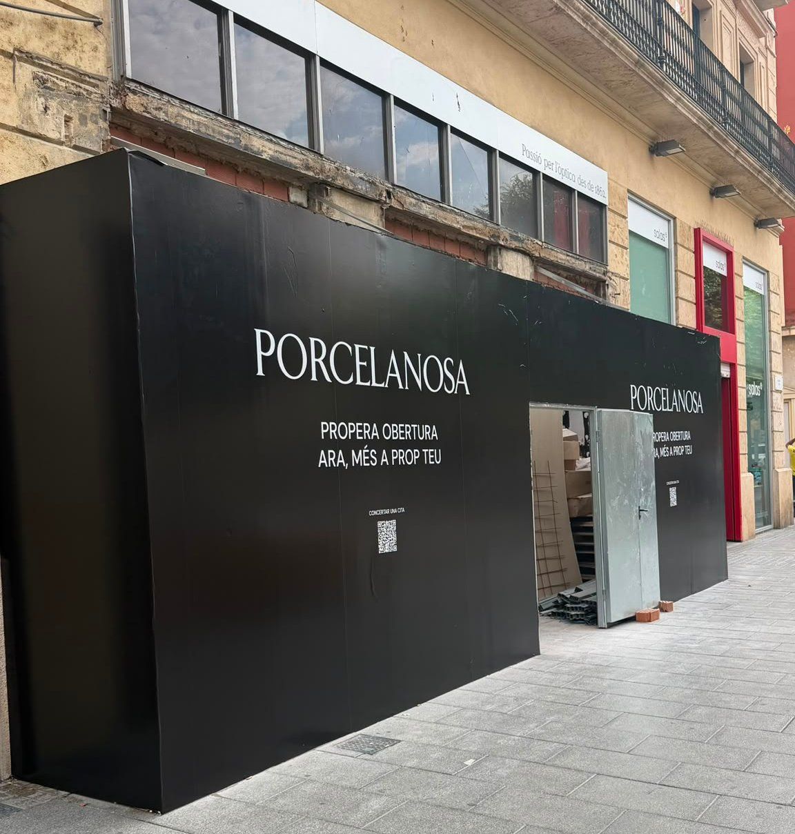 Exterior del local de Porcelanosa a la rambla Nova de Tarragona