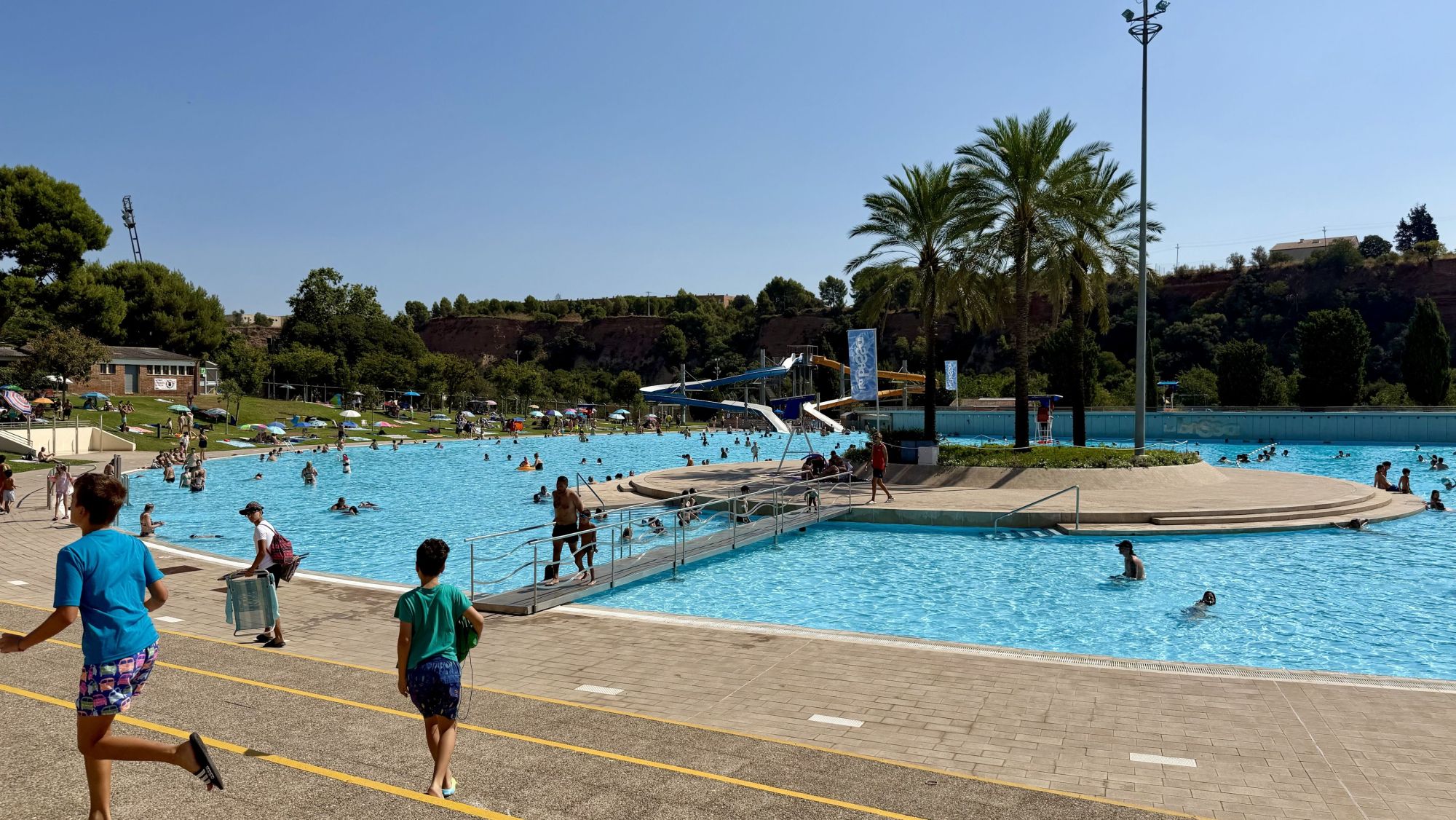 Ambient a la Bassa, la principal piscina de Sabadell. (2)