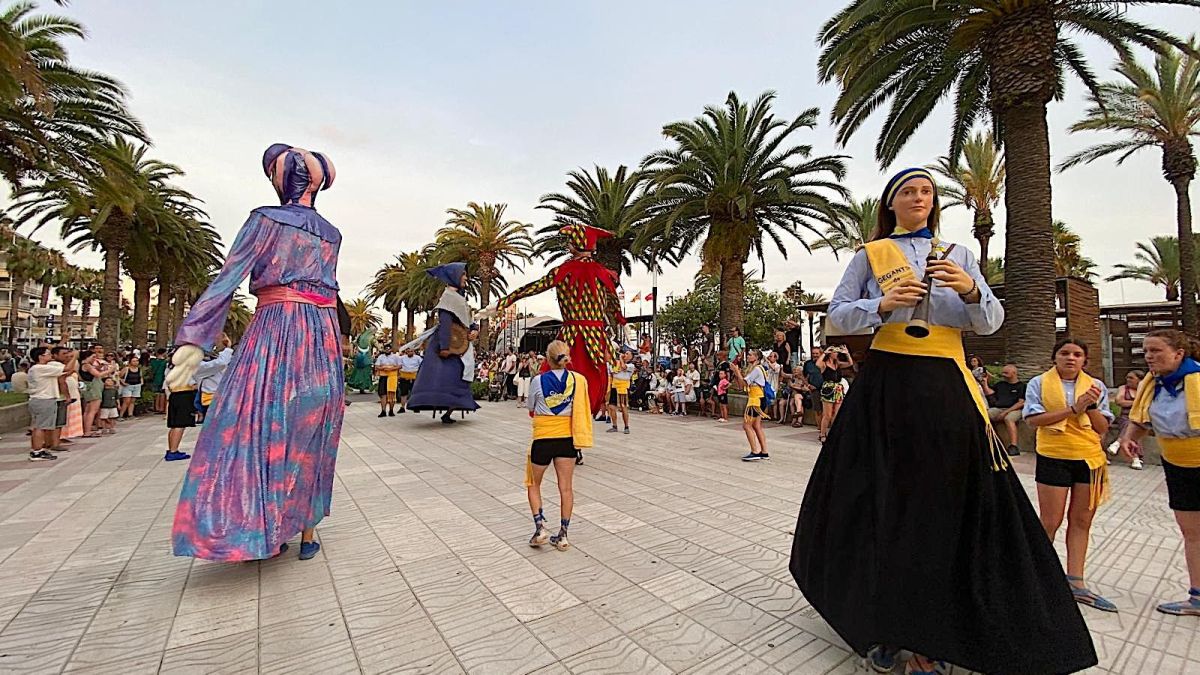Gegants, nanos i bèsties festives a les Nits Daurades de Salou (2)