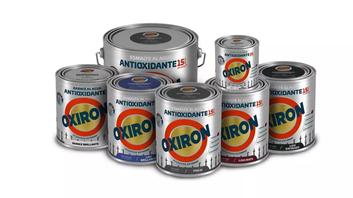 Pots de pintura d'esmalt a l'aigua de la marca Oxiron