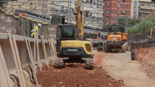 A Molins de Rei hi estan fent obres per construir dues vies noves